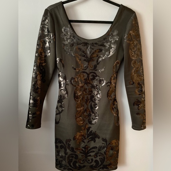 BLACK SEQUINS COCKTAIL DRESS From dynamite - Picture 4 of 14